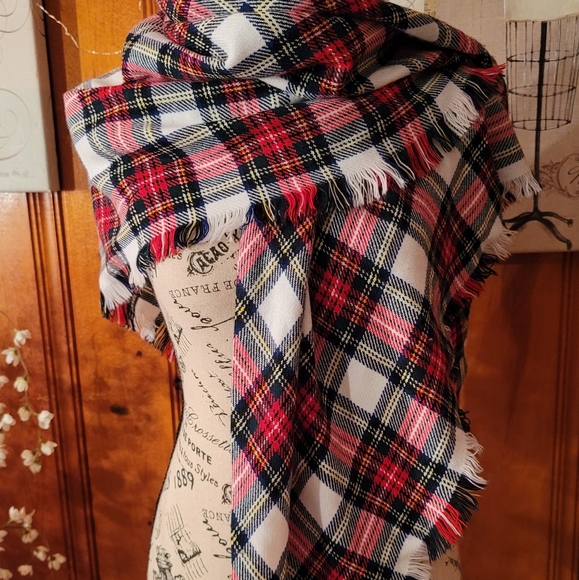 Scarf - Picture 8 of 8